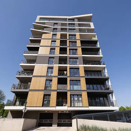 Charming With Parking In By Renters Apartamento *