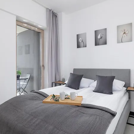 Charming With Parking In By Renters Appartamento *