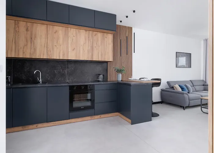 Charming With Parking In By Renters